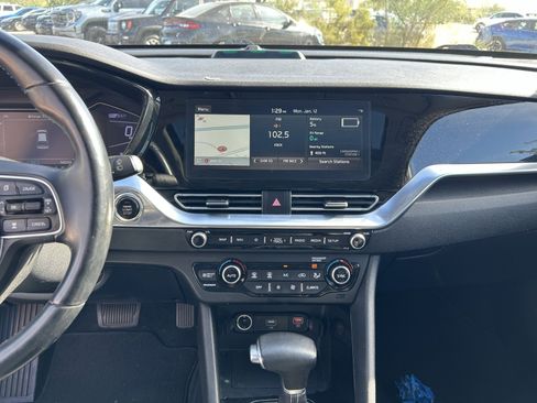 Used 2020 Kia Niro EX Premium image 22