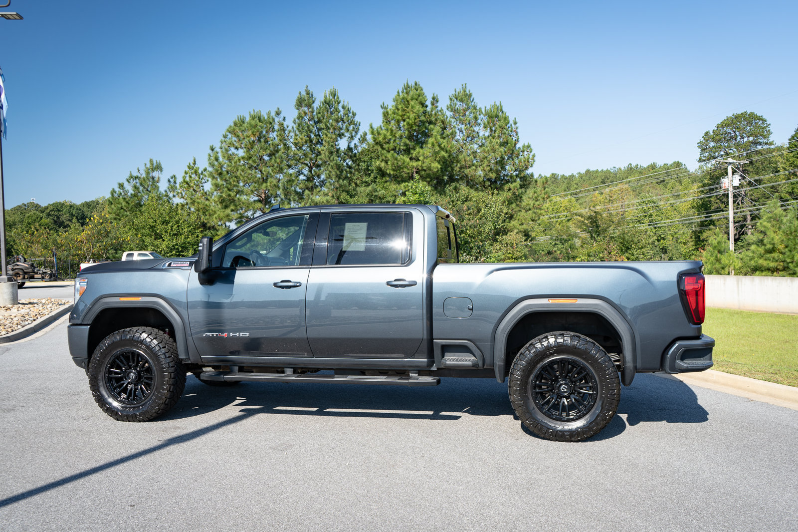 Used 2020 GMC Sierra 2500 AT4 w/ AT4 Premium Package AWD/4WD image 7