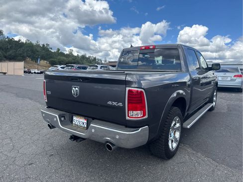 Used 2018 RAM 1500 Laramie w/ Convenience Group AWD/4WD image 5