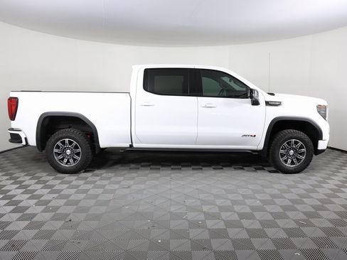 Used 2024 GMC Sierra 1500 AT4 w/ Technology Package image 4