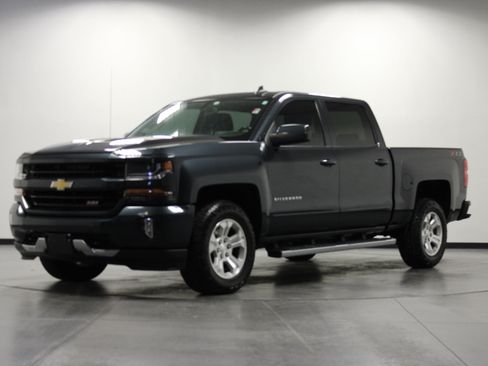 Used 2018 Chevrolet Silverado 1500 LT w/ All Star Edition AWD/4WD image 8