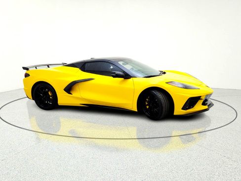 Used 2025 Chevrolet Corvette Stingray Premium Conv w/ Z51 Performance Package image 7