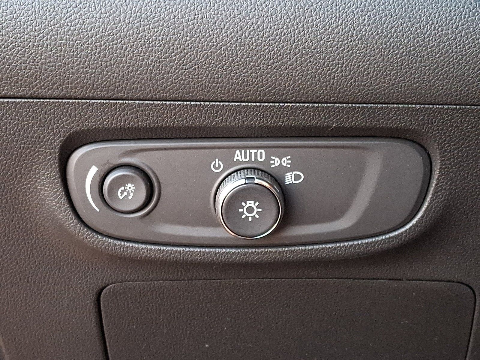 Certified 2024 Buick Encore GX Preferred FWD image 27