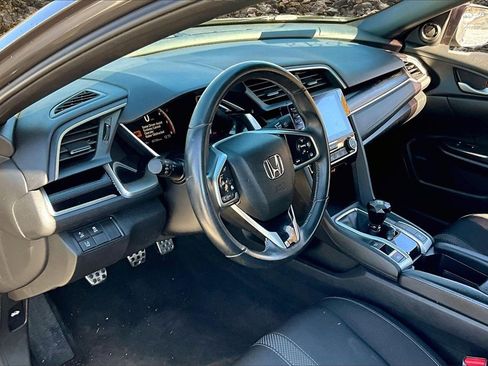 Used 2020 Honda Civic Sport image 11