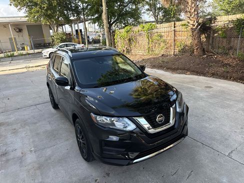 Used 2020 Nissan Rogue SV AWD/4WD image 3