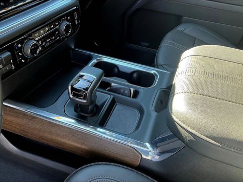 Used 2026 Chevrolet Silverado 1500 High Country w/ Midnight Edition image 15