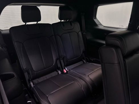 New 2025 Jeep Grand Cherokee L Limited w/ Black Appearance Package image 17