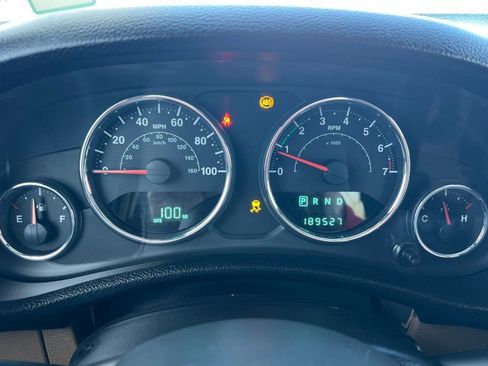 Used 2013 Jeep Wrangler Unlimited Sahara image 19