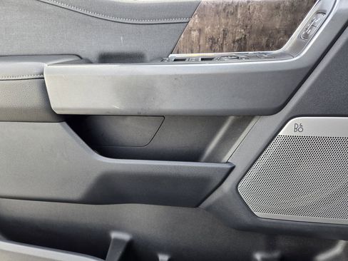 Used 2023 Ford F350 Lariat w/ Chrome Package image 21