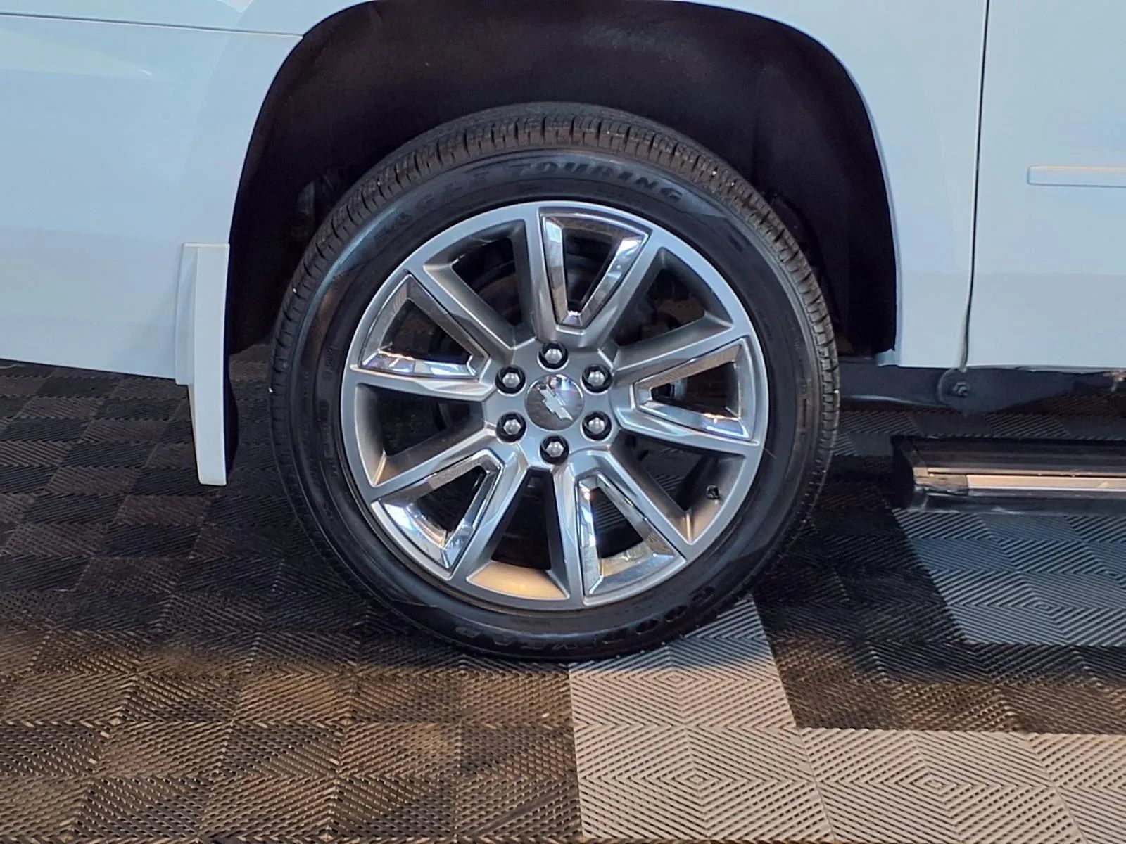 Used 2017 Chevrolet Suburban Premier AWD/4WD image 10