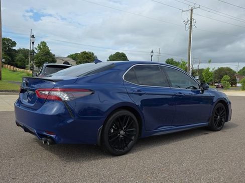 Used 2023 Toyota Camry XSE FWD image 3