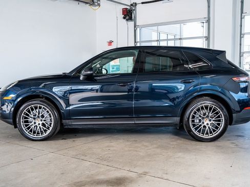 Used 2022 Porsche Cayenne Platinum Edition image 8