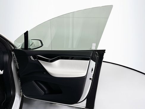 Used 2017 Tesla Model X 90D image 31