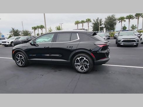 New 2026 Chevrolet Equinox EV LT image 18