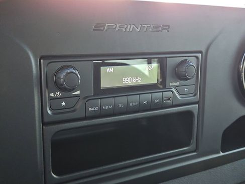 Used 2021 Mercedes-Benz Sprinter 2500 image 23