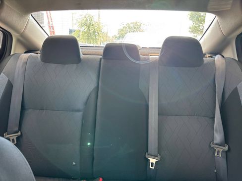 Used 2025 Nissan Versa SV FWD image 38