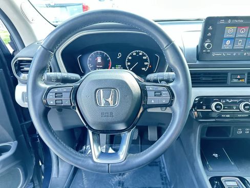 Used 2025 Honda Pilot Touring image 18