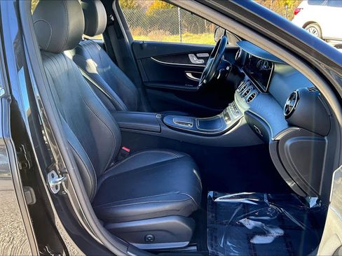 Used 2022 Mercedes-Benz E 350 4MATIC Sedan image 8