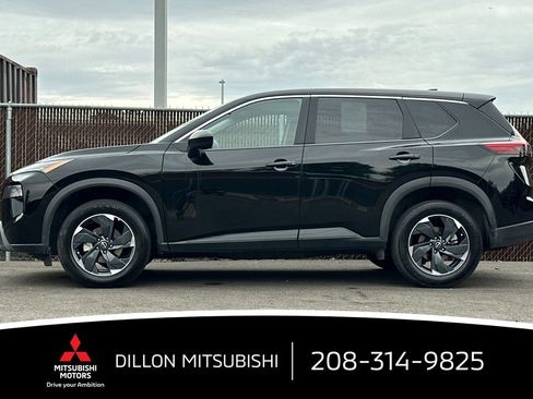 Used 2025 Nissan Rogue SV AWD/4WD image 10