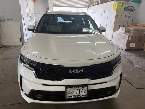 Used 2022 Kia Sorento SX image 2