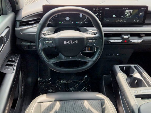 Used 2024 Kia EV9 Light Long Range RWD image 13