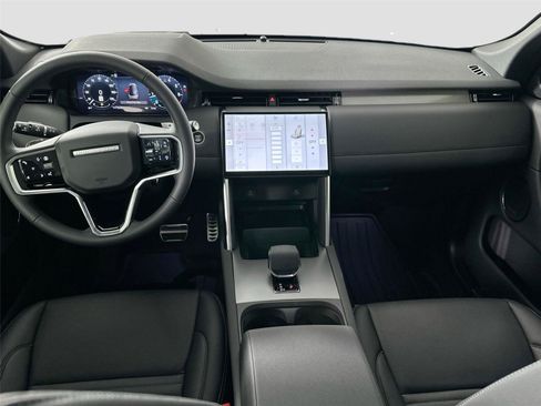 Certified 2025 Land Rover Discovery Sport Dynamic SE AWD/4WD image 18
