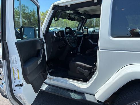 Used 2014 Jeep Wrangler Sahara w/ Trailer Tow Group AWD/4WD image 39