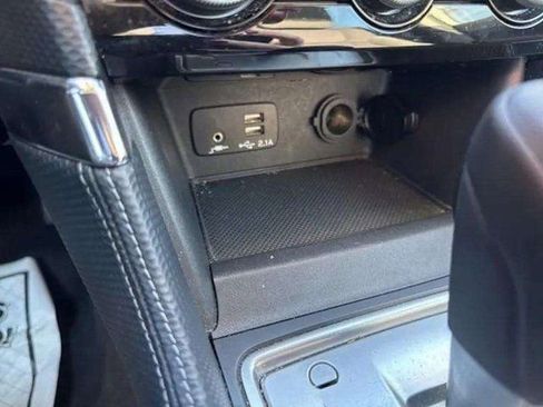 Used 2024 Subaru Forester Premium image 9