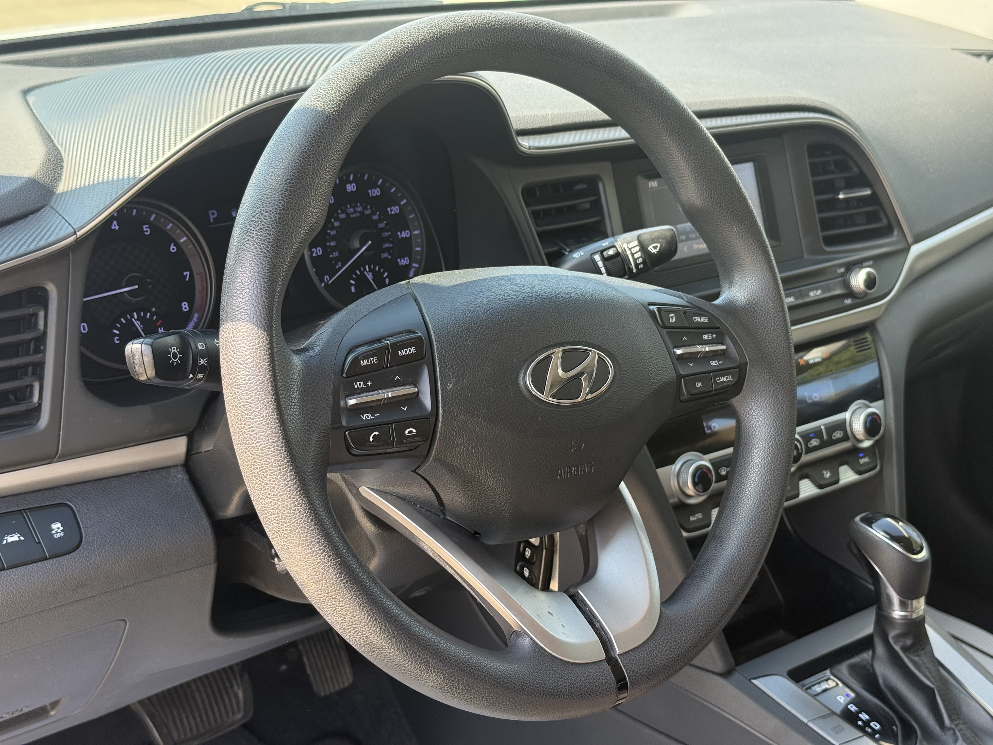 Used 2020 Hyundai Elantra SE w/ Cargo Package (C1) FWD image 12