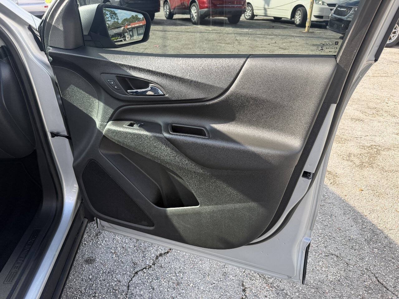 Used 2022 Chevrolet Equinox LT w/ Driver Convenience Package FWD image 15