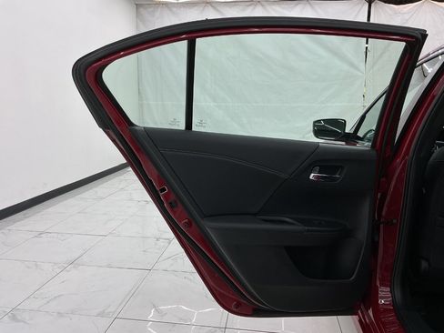 Used 2017 Honda Accord Sport image 24