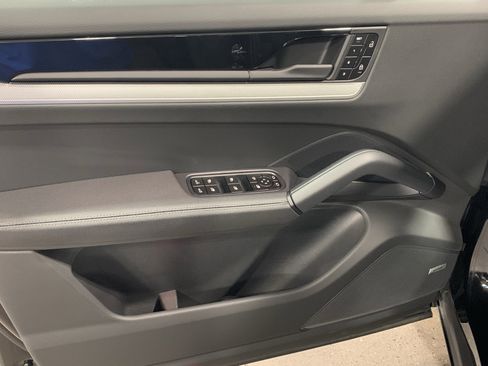 New 2026 Porsche Cayenne S image 13