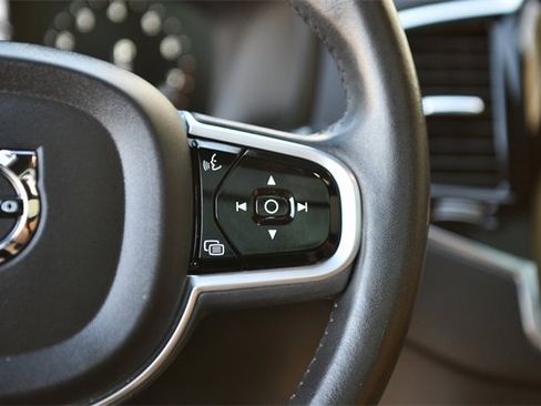 Used 2021 Volvo XC90 T6 Inscription w/ Protection Package Premier image 9