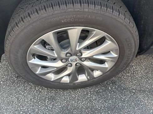 Used 2026 Buick Enclave Preferred w/ Power Package FWD image 17