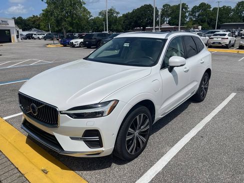 Used 2023 Volvo XC60 T8 Ultimate w/ Climate Package AWD/4WD image 4