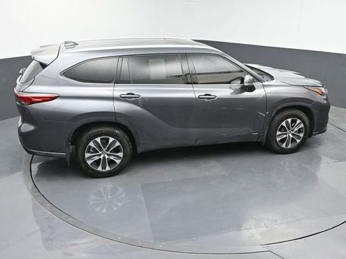 Used 2022 Toyota Highlander XLE image 35