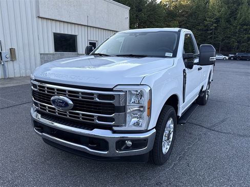 New 2026 Ford F250 XLT w/ 360-Degree Camera Package image 3