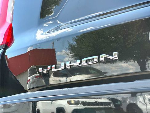 Used 2023 GMC Yukon SLT AWD/4WD image 15