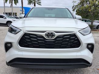 Used 2023 Toyota Highlander L video 2