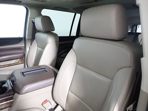 Used 2018 Chevrolet Suburban LT w/ LT Signature Package AWD/4WD image 27