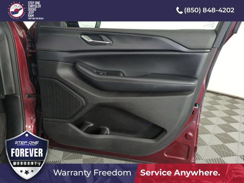 Used 2024 Jeep Grand Cherokee Altitude AWD/4WD image 32