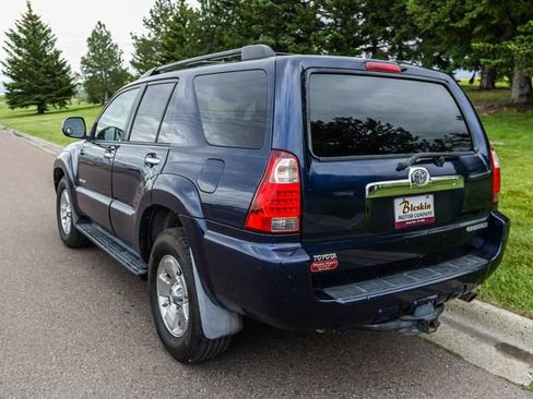Used 2007 Toyota 4Runner SR5 AWD/4WD image 7