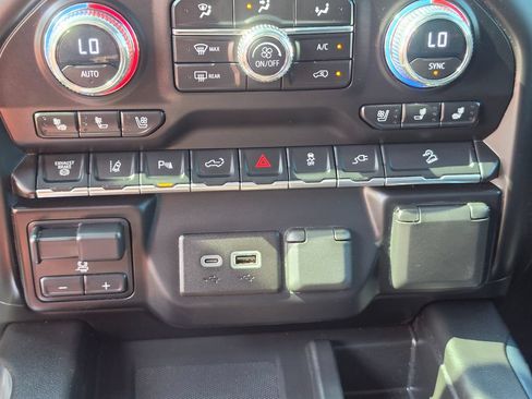Used 2023 GMC Sierra 2500 AT4 w/ AT4 Premium Plus Package AWD/4WD image 27
