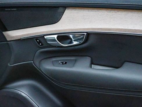 Used 2025 Volvo XC90 B6 Plus w/ Protection Package Premier image 20