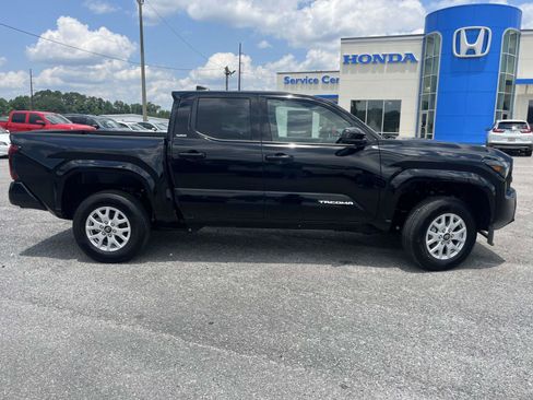 Used 2026 Toyota Tacoma SR5 AWD/4WD image 2