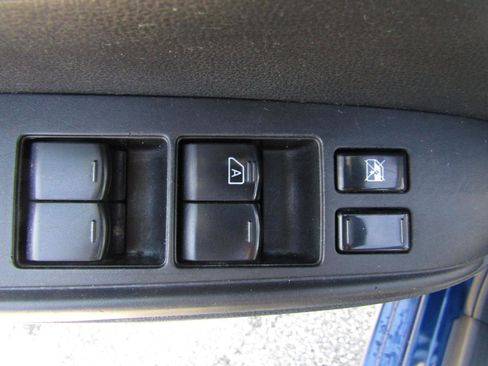 Used 2019 Nissan Versa SV FWD image 11