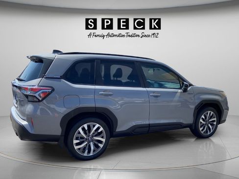 Used 2025 Subaru Forester Touring AWD/4WD image 5