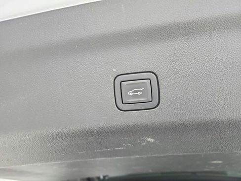 Used 2024 GMC Yukon Denali image 46