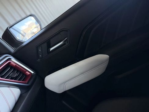 Used 2025 GMC Canyon AT4 w/ AT4X Package image 39