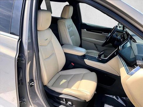 Used 2018 Cadillac XT5 FWD w/ LPO, Wheel Lock Package image 9